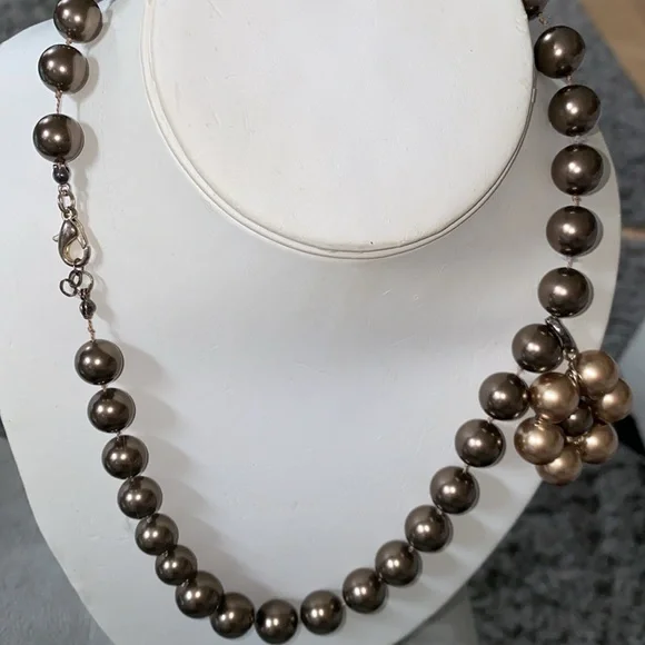 Swarovski Pearl Necklace - Picture 2 of 2